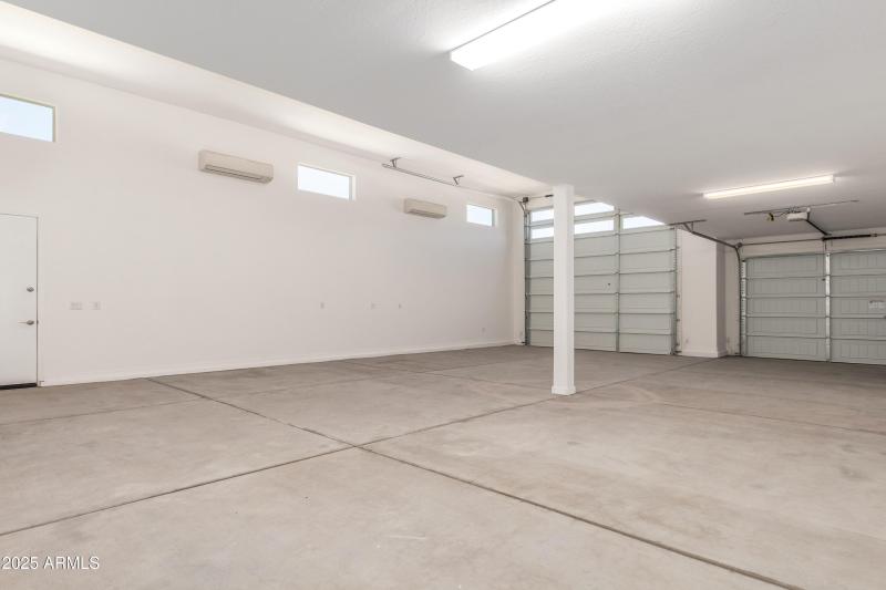 Large RV Garage with AC