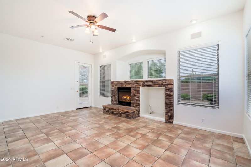 9098 E Mohawk Ln (14)