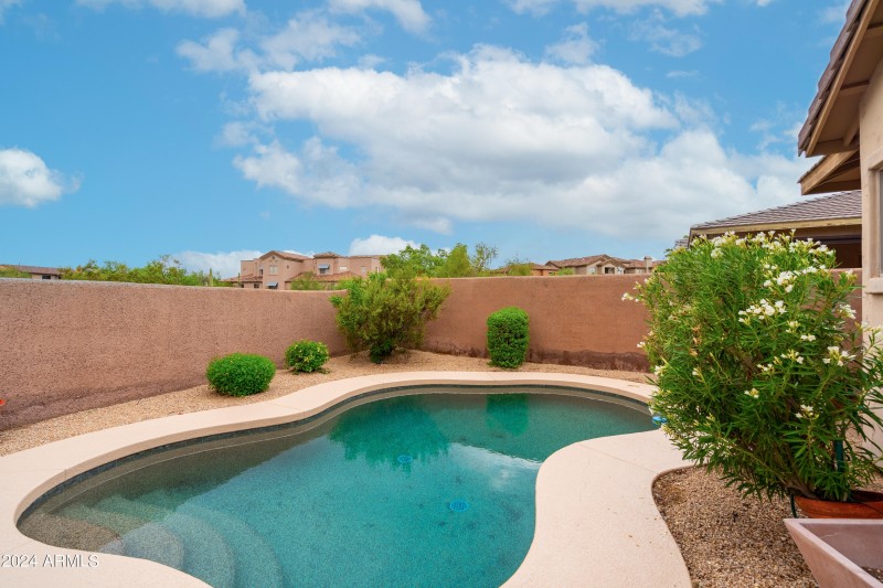 9098 E Mohawk Ln (32)