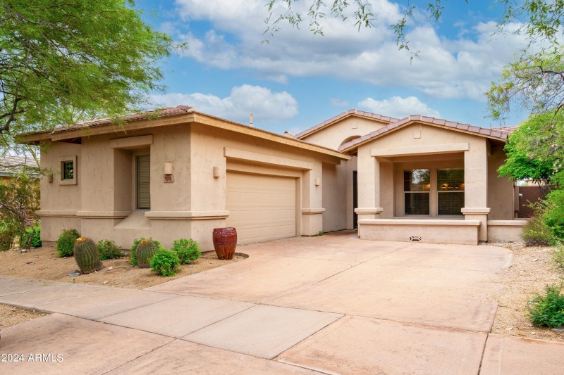 9098 E Mohawk Ln (1)