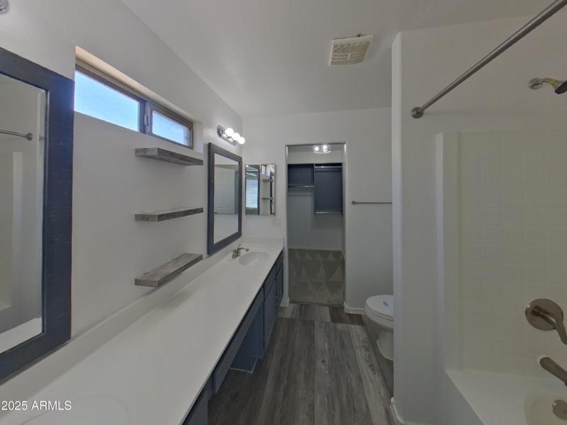 8_pc_MvpBAlnZN2_eV35eGkuIa_layout_1