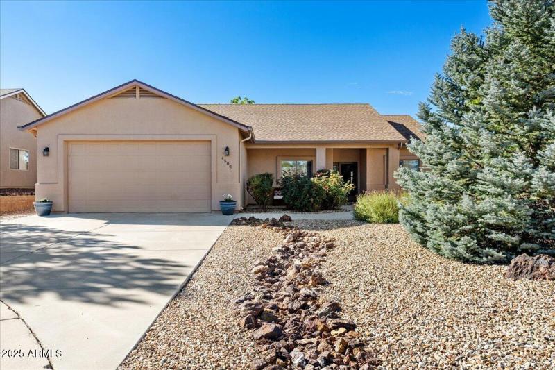 02-Front Street View