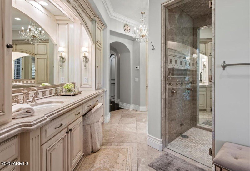 Primary En-Suite