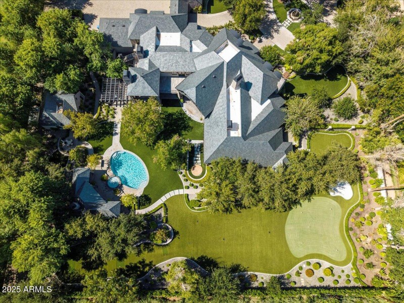 Amazing Estate