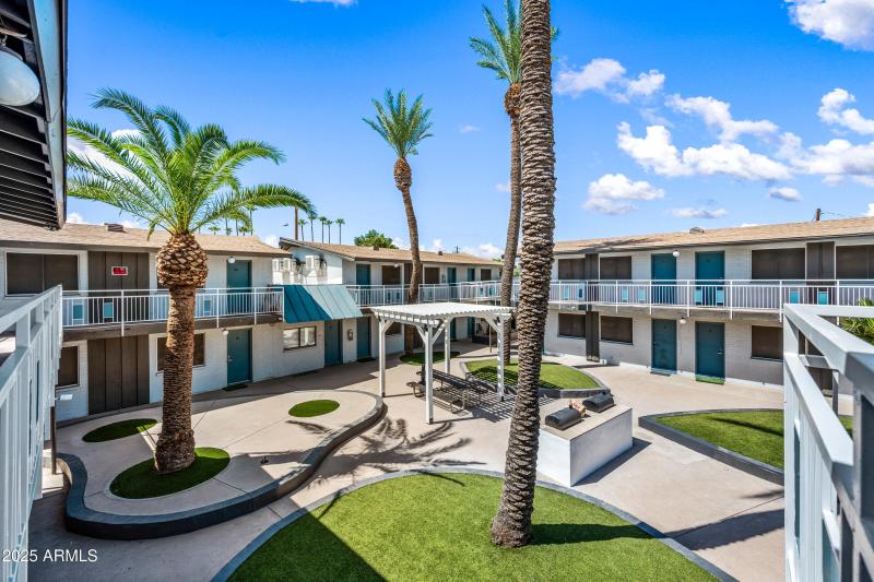 23-3025N32ndS-The Retro-ocupix-v2-9-9