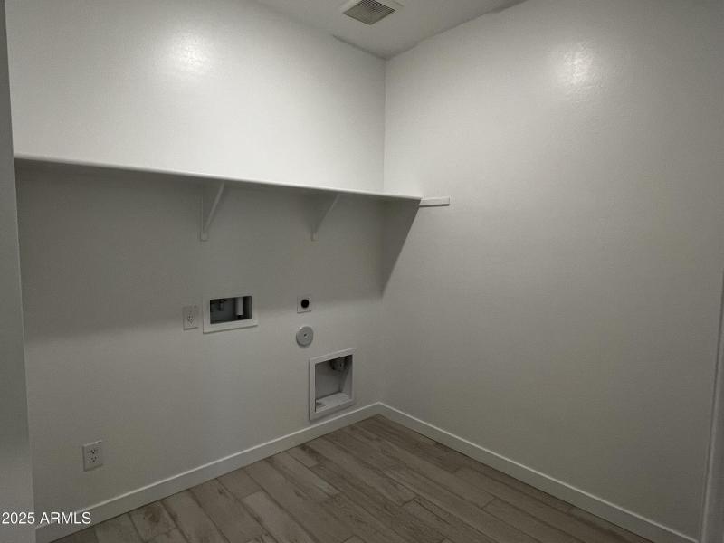 Lot 088 Laundry Room