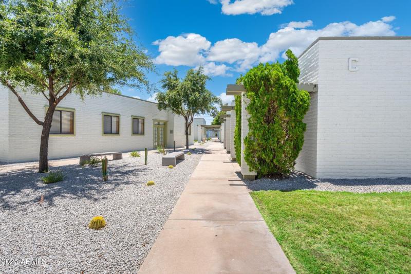 75-web-or-mls-QVB00596-HDR-Edit