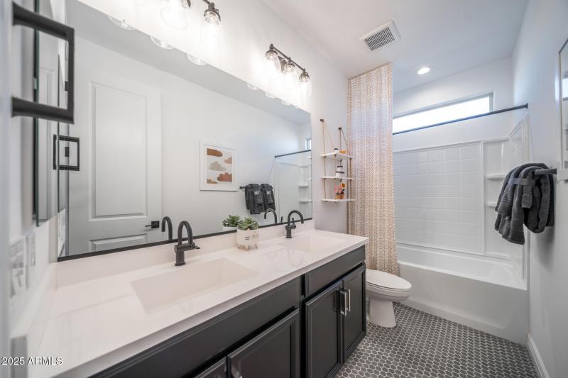 7925 E Raleigh Avenue