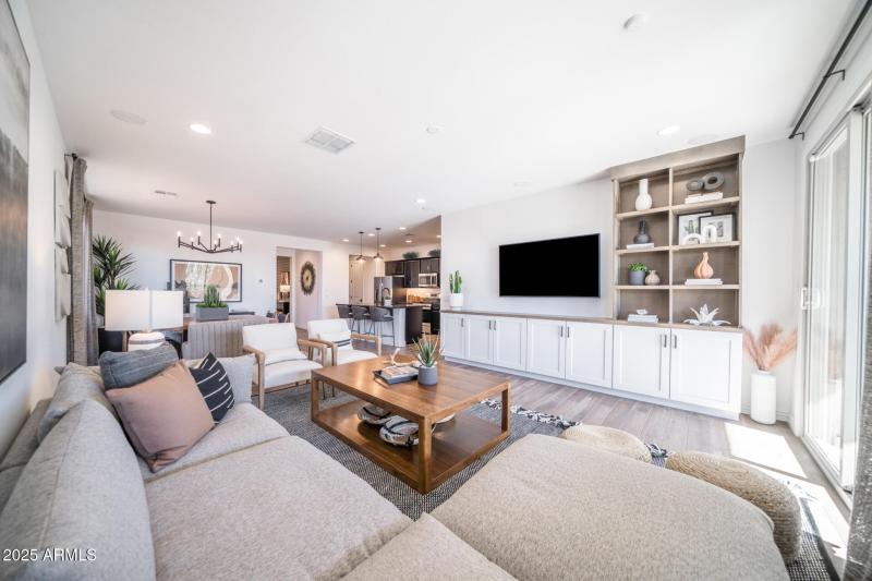 7925 E Raleigh Avenue