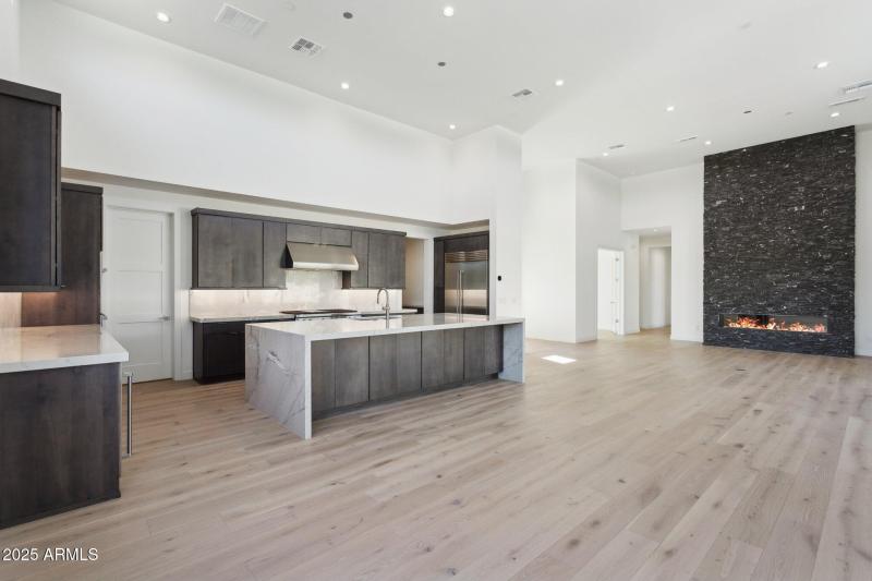 10-web-or-mls-35097-n-83rd-pl