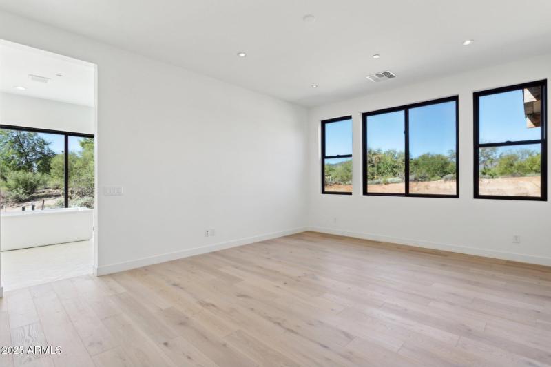 21-web-or-mls-35097-n-83rd-pl