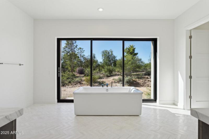 23-web-or-mls-35097-n-83rd-pl