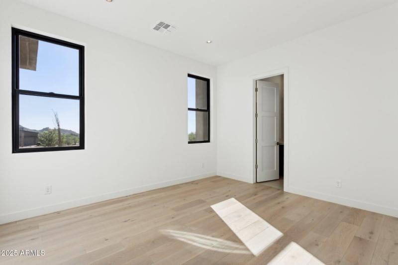 39-web-or-mls-35097-n-83rd-pl