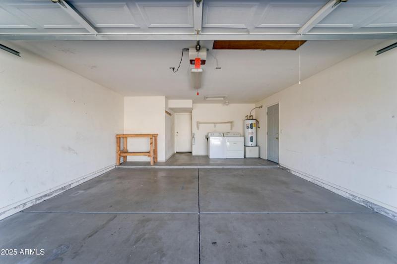 2147 E Robin Lane-28