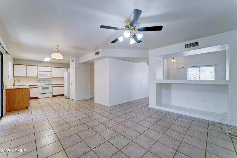 2147 E Robin Lane-10