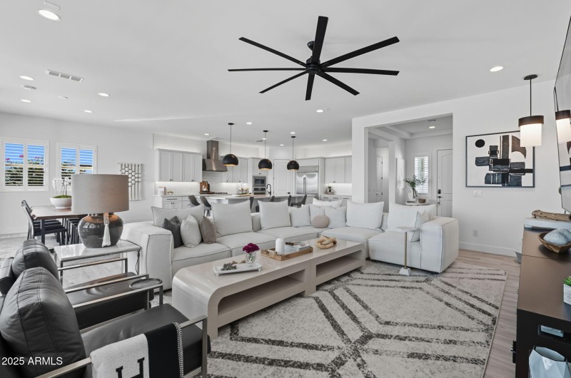 13-web-or-mls-1837 E Villa Linda Dr Phoe