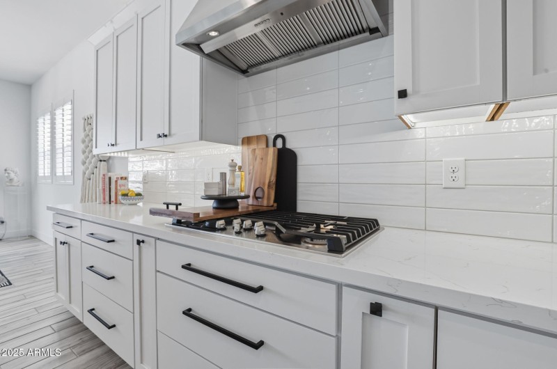 27-web-or-mls-1837 E Villa Linda Dr Phoe