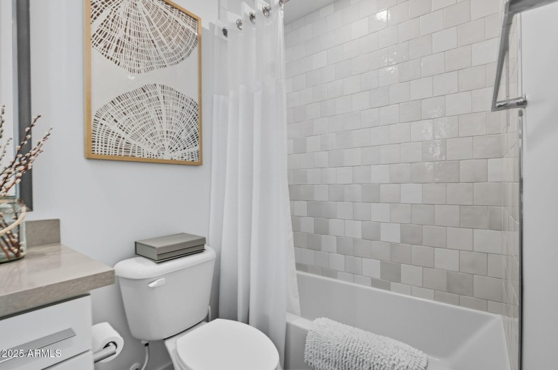 70-web-or-mls-1837 E Villa Linda Dr Phoe