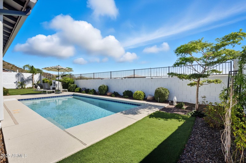 90-web-or-mls-1837 E Villa Linda Dr Phoe