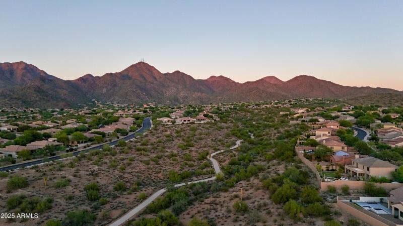 dji_fly_20251006_180302_0443_17597993148