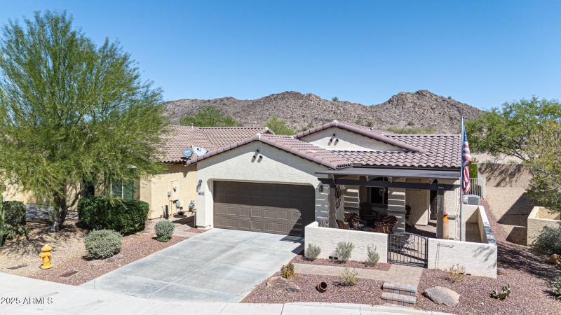 No Neighbors Directly Behind!