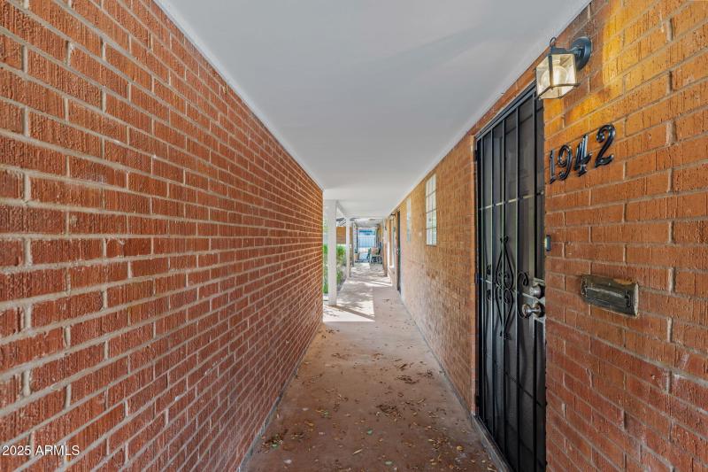 09-exterior-newside-1940_1942