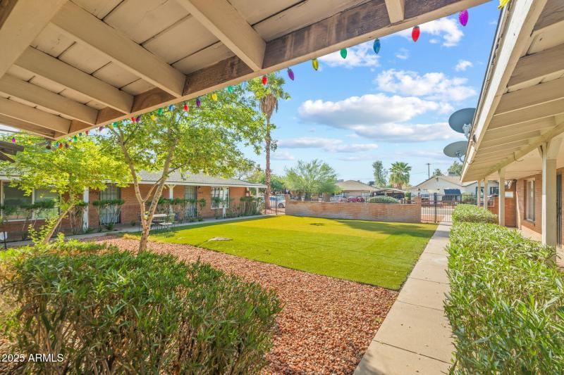 10-exterior-occupied