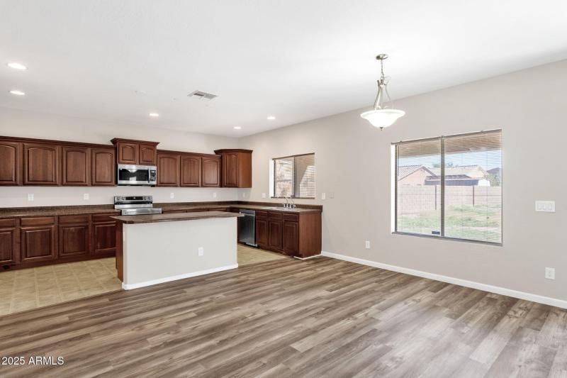 18-web-or-mls-43003-w-magnolia-rd