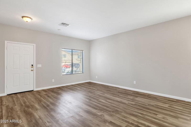 7-web-or-mls-43003-w-magnolia-rd