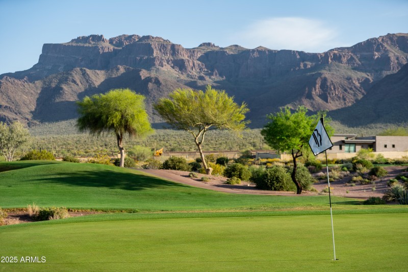 superstition-mountain-golf-view