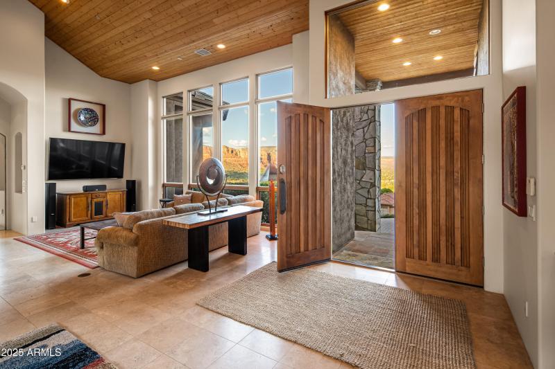 JL_220CrystalSkyDr-interiors-CommonAreas