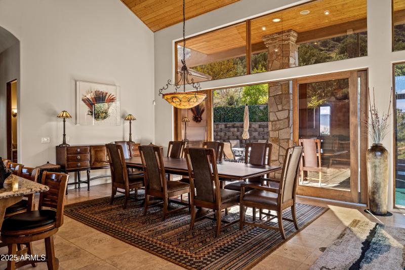 JL_220CrystalSkyDr-interiors-CommonAreas