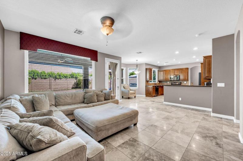 1302 W Winchester Way-4