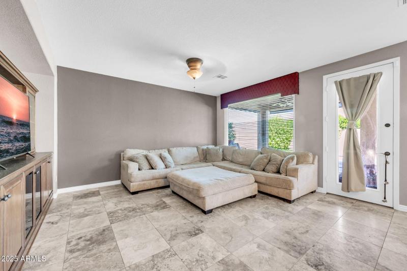 1302 W Winchester Way-5