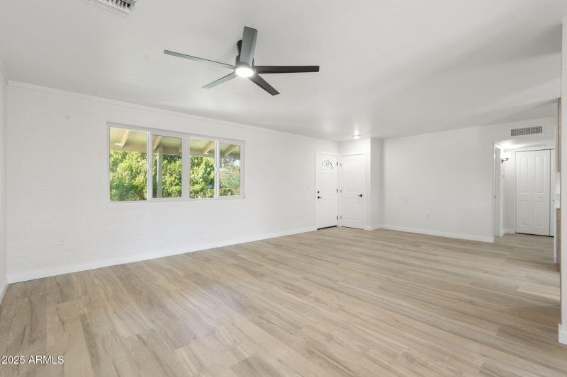 5-web-or-mls-Photo Oct 04 2025, 1 46 06