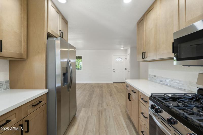 12-web-or-mls-Photo Oct 04 2025, 1 49 33