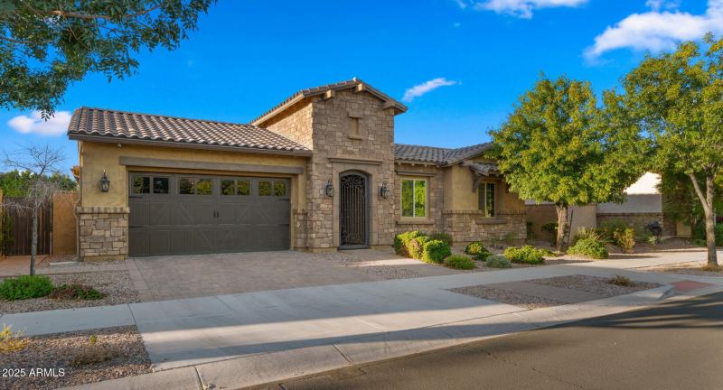 2-web-or-mls-Front yard3