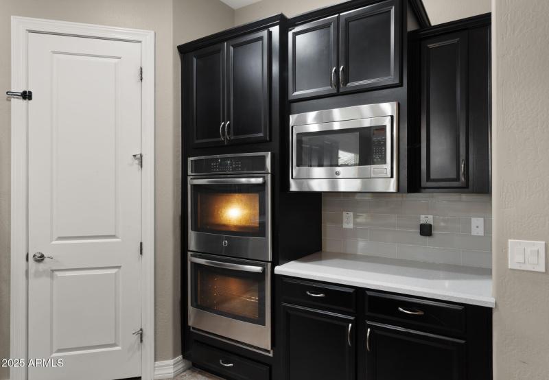 15-web-or-mls-Great Room10