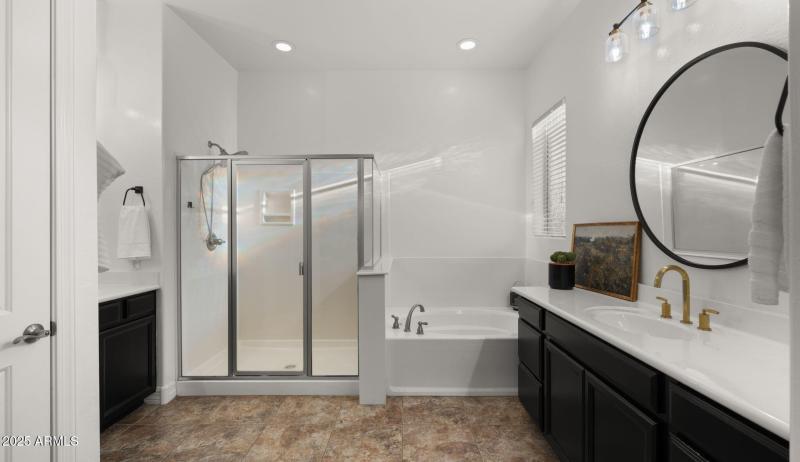 32-web-or-mls-Primary Bedroom5