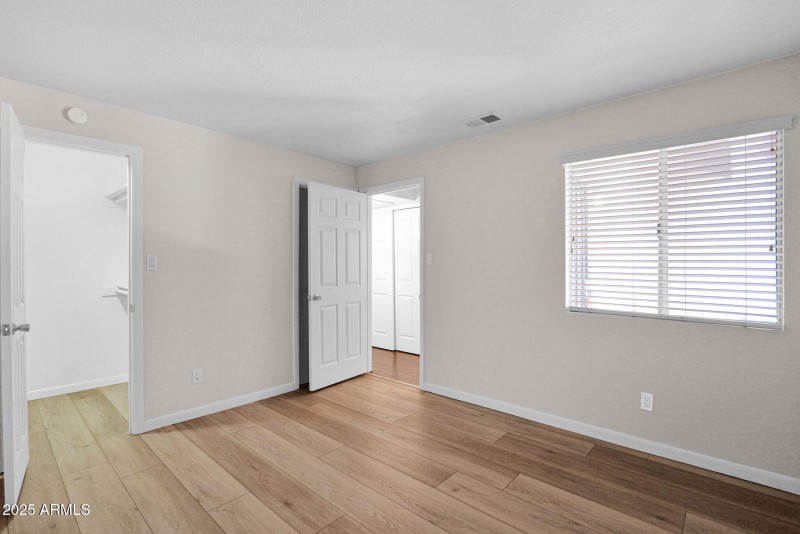 12-web-or-mls-P1303890