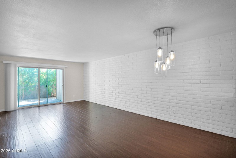 13-web-or-mls-P1303891