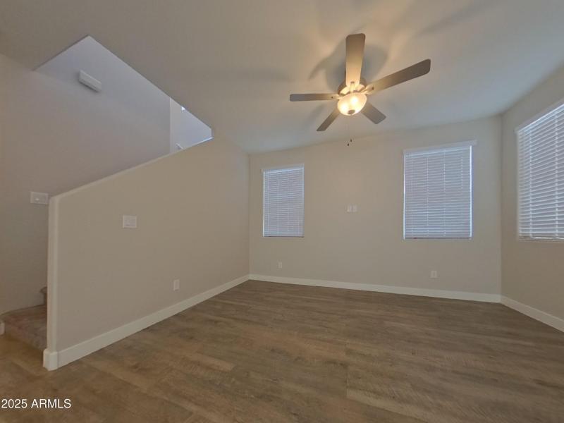 2_pc_vR8jwBfWAf_nr1S2JN2HR_layout_1