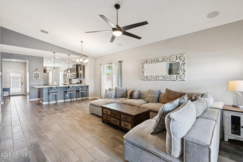 8-web-or-mls-S Stuart Ave-S0710-008