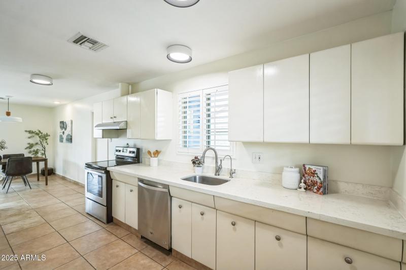 15_457_W_Mulberry_Dr_Phoenix_AZ_85013_US