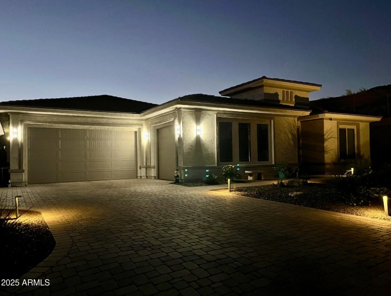 8528 W Fallen Leaf Ln