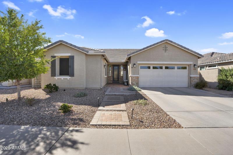 1-web-or-mls-2829 E Virginia St - 2