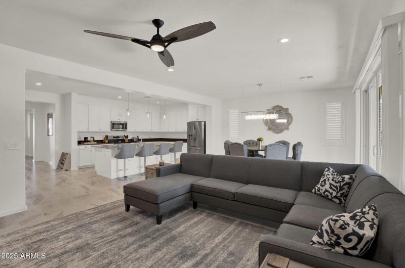 8-web-or-mls-2829 E Virginia St - 7