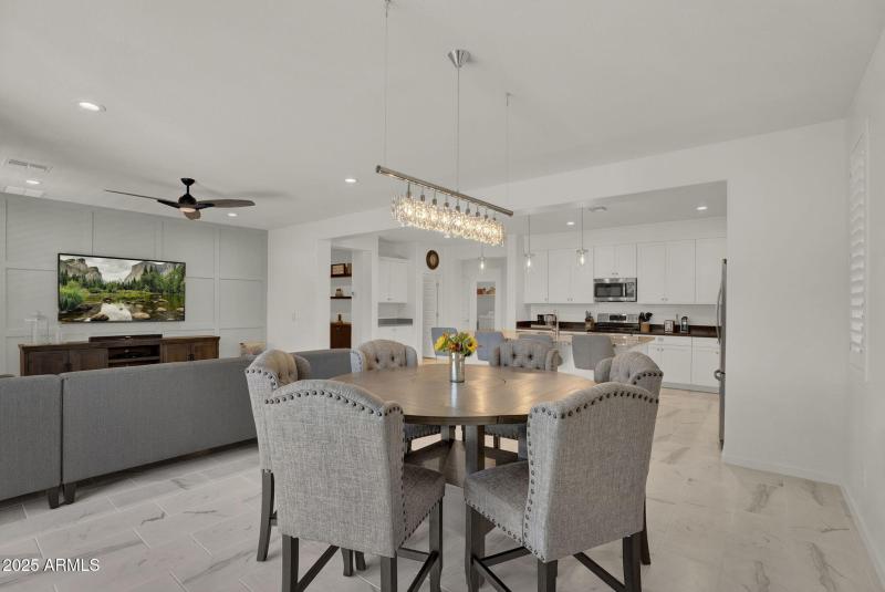 16-web-or-mls-2829 E Virginia St - 17