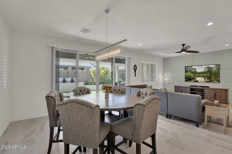 17-web-or-mls-2829 E Virginia St - 16