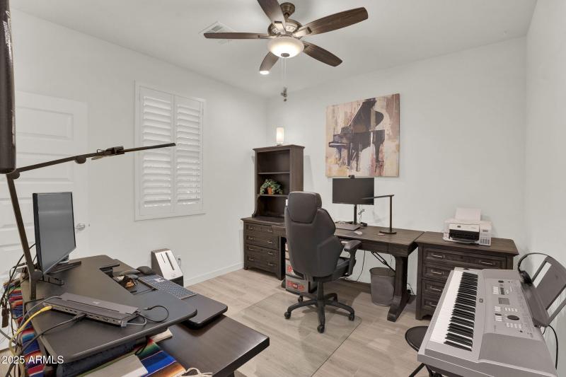 18-web-or-mls-2829 E Virginia St - 33